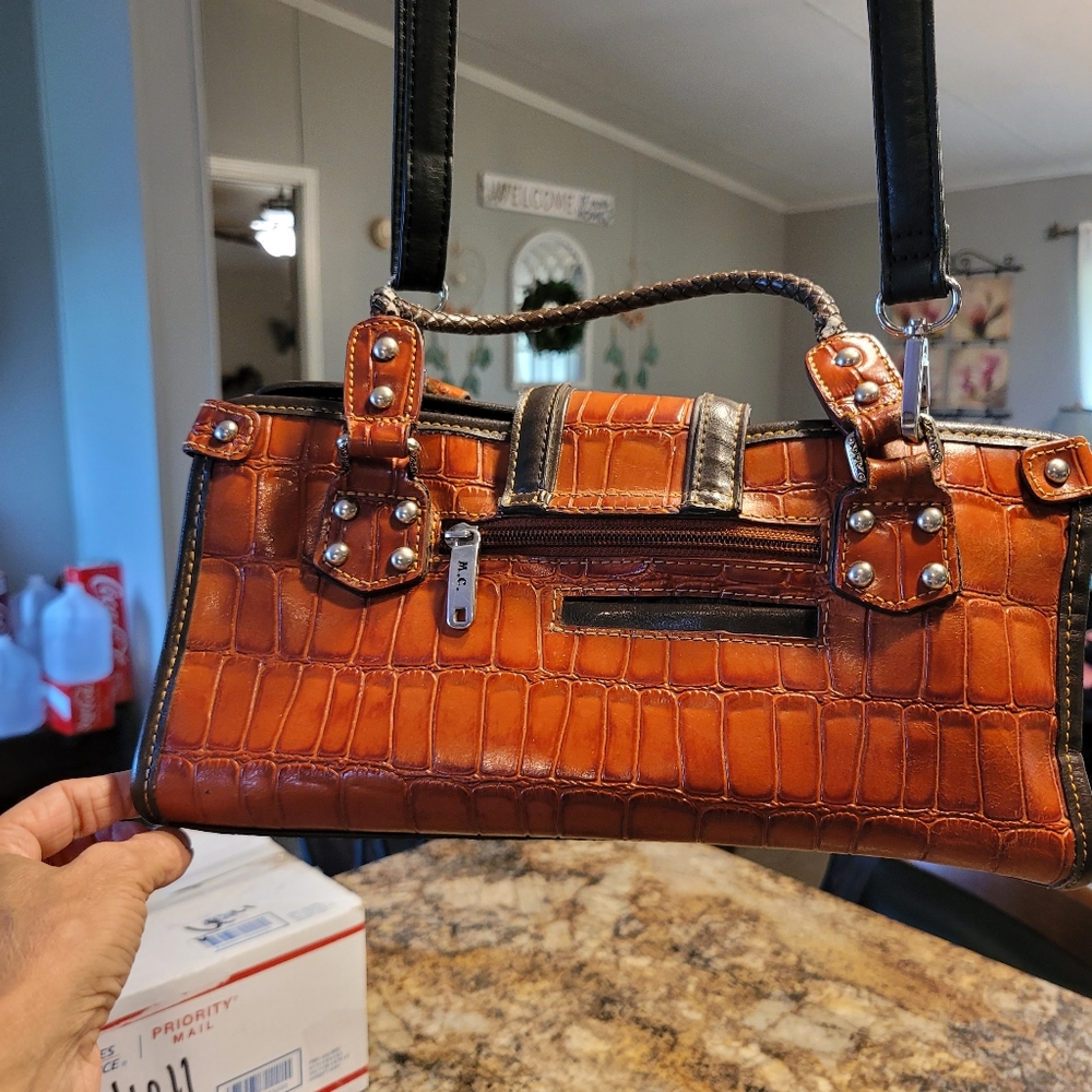 Purse. Good condition. - Picture 3 of 3